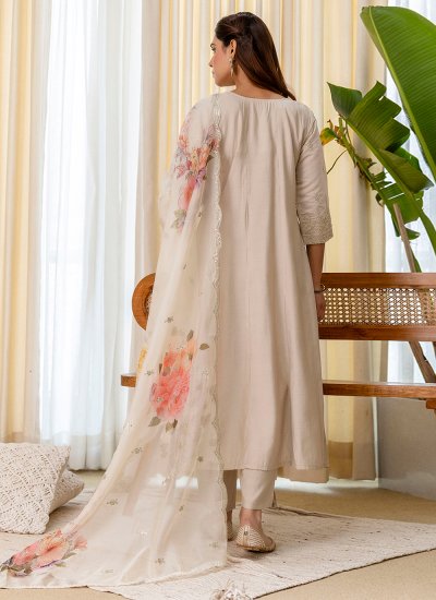 
                            Grey Silk Blend Party Salwar Kameez
