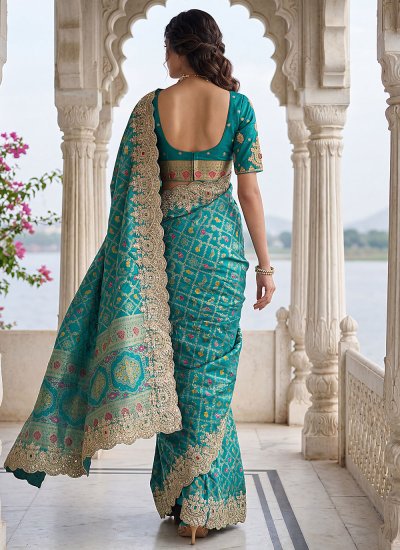 
                            Haute Banarasi Silk Green Thread Work Trendy Saree