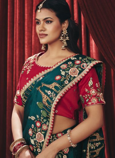 
                            Honourable Trendy Saree For Engagement