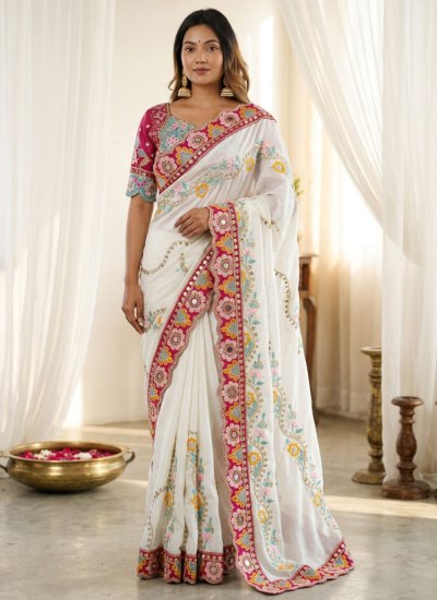 Hypnotizing Silk White Classic Saree
