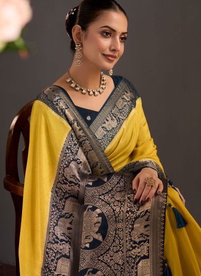 
                            Irresistible Viscose Woven Trendy Saree