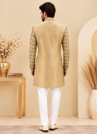 
                            Jacquard Indo Western in Gold