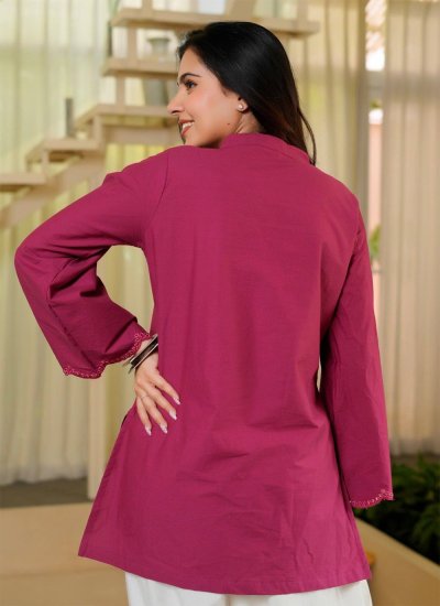 
                            Lovable Silk Designer Kurti