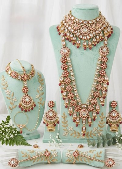 Moti Maroon Necklace Set