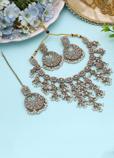 
                            Moti Necklace Set in Gold Colour