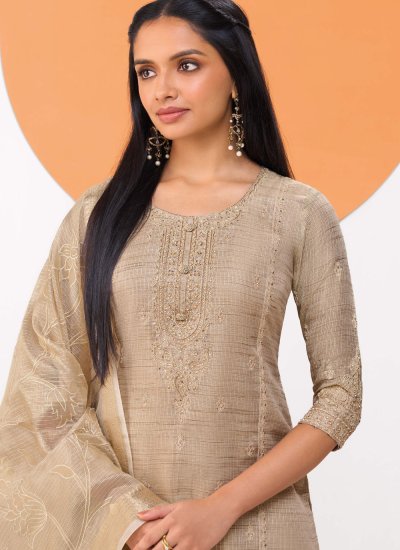
                            Opulent Trendy Salwar Kameez For Festival