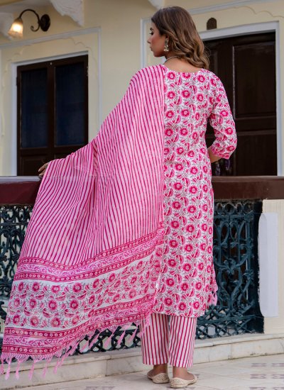 
                            Pink Color Salwar Kameez