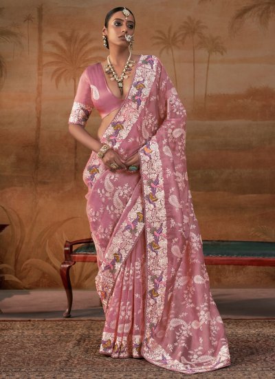 Pleasing Classic Saree For Engagement