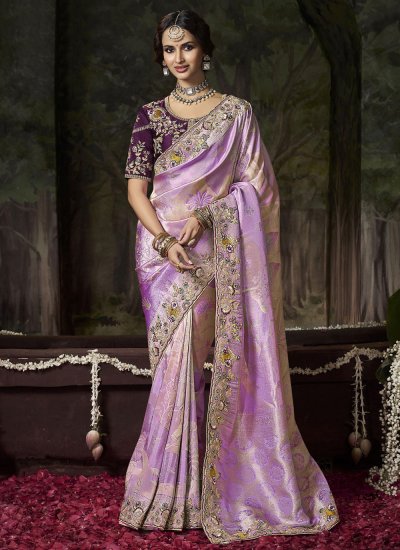 Praiseworthy Classic Saree For Festival