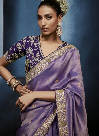 
                            Ravishing Embroidered Contemporary Saree