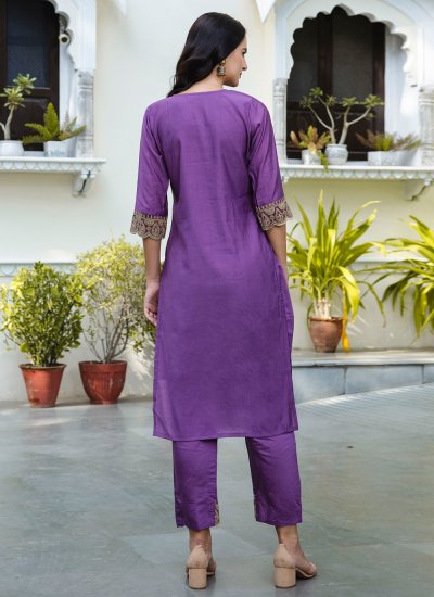 
                            Renowned Embroidered Purple Silk Blend Salwar Suit