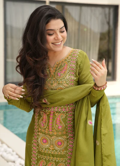 
                            Scintillating Chinon Ceremonial Salwar Suit