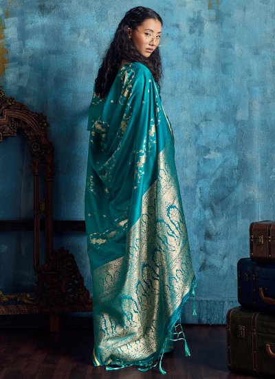 
                            Sea Green Handloom silk Trendy Saree