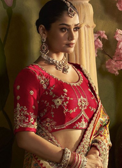 
                            Sightly Embroidered Trendy Saree