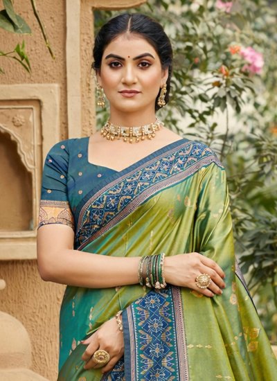 
                            Silk Weaving Green Classic Saree