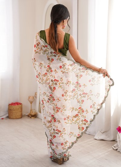 
                            Stupendous White Trendy Saree