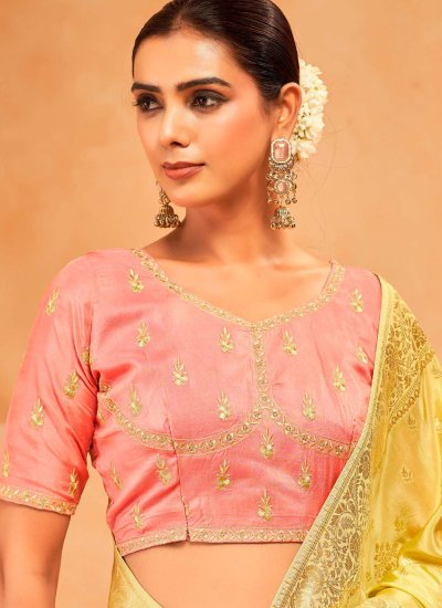 
                            Tiptop Weaving Silk Yellow Classic Saree
