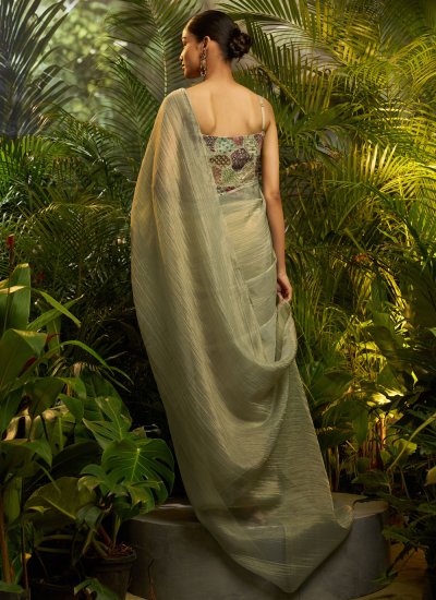 
                            Unique Traditional Saree For Party