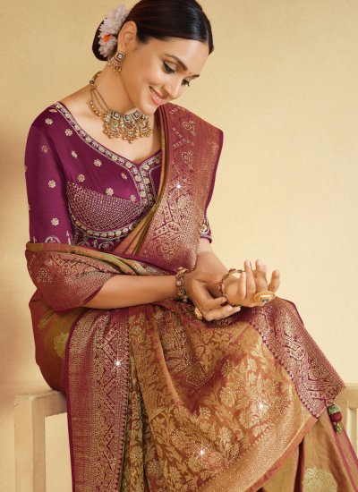 
                            Urbane Brown Classic Saree
