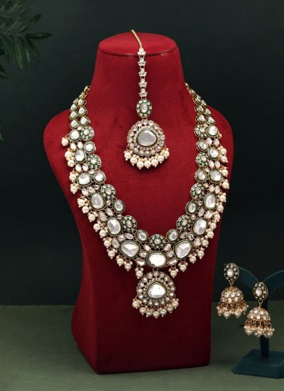 White Color Necklace Set
