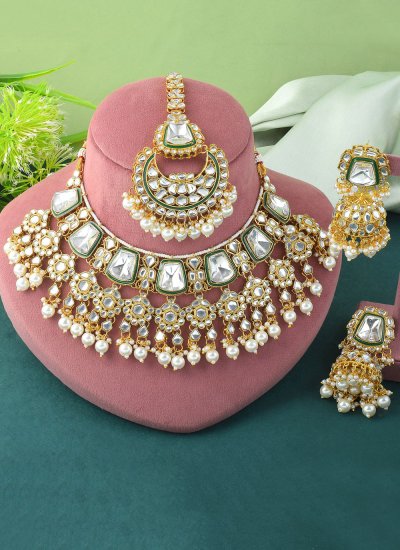 
                            White Sangeet Necklace Set