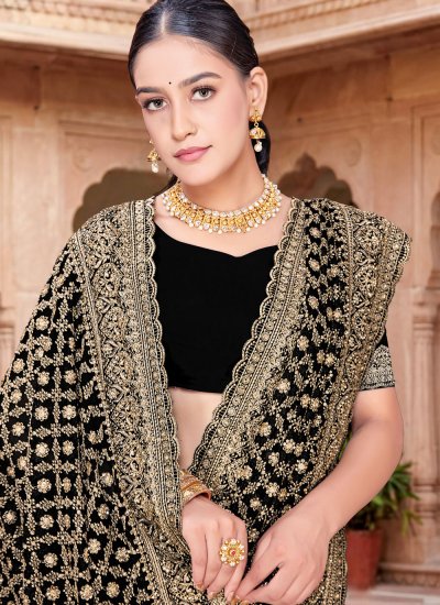 
                            Zari Georgette Saree in Black Colour